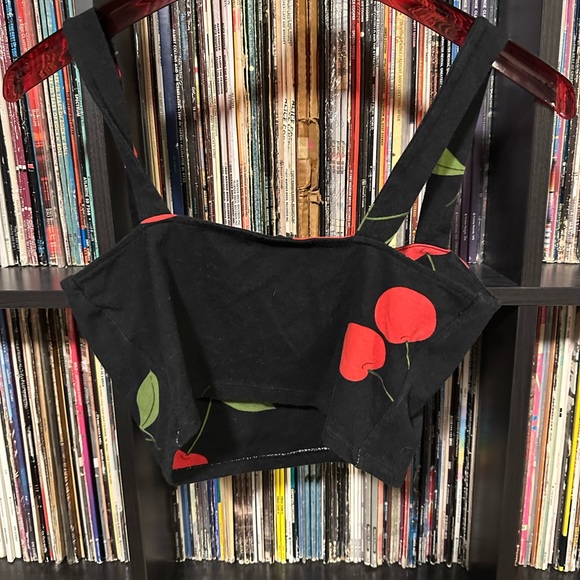 💥 3/$7Cherry Crop Top - Picture 4 of 4